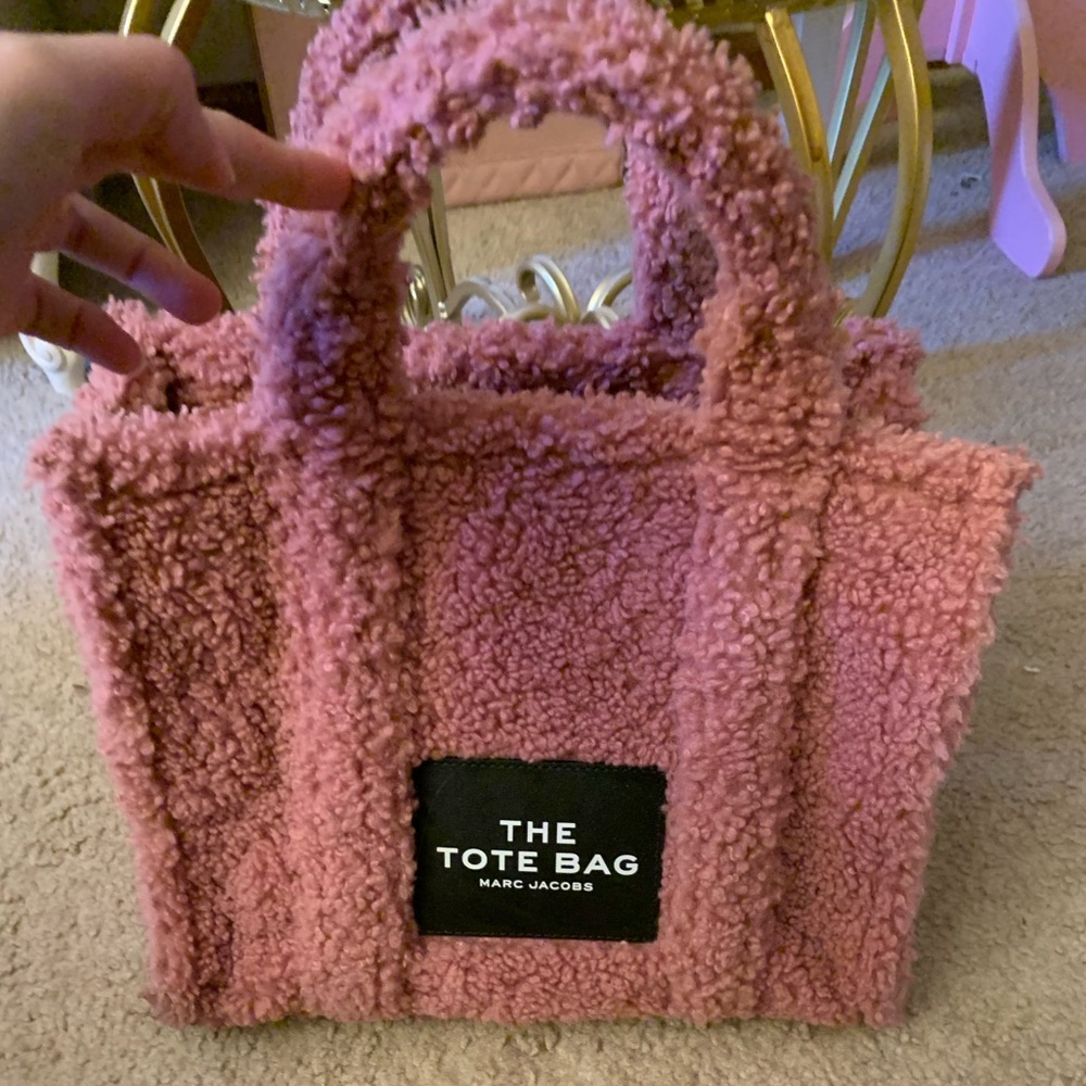 The tote bag